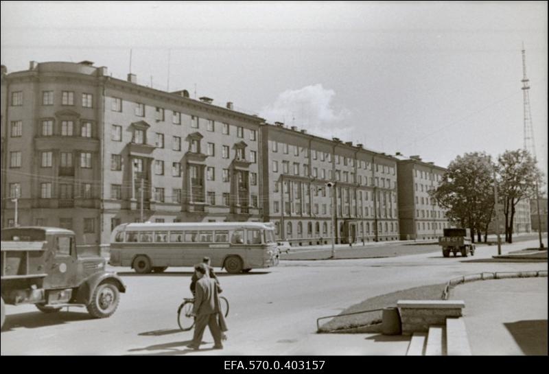 Ants Laikmaa ja Lomonossovi (Gonsiori) tänava ristmik.