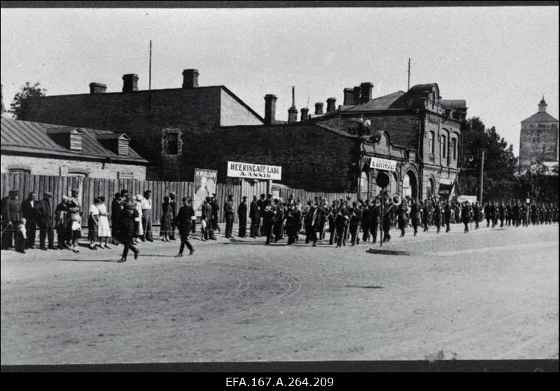 Kaitseliidu Narva malev. Narva kaitseliitlased tähistavad 1. maid. Narva maleva 1. aastapäev. Narva linna spordiväljaku avavõistlused. Maleva õppused, manöövrid, laskevõistlused, laagrid. Eesti, Soome, Läti Kaitseliidu ülemad Narva maleval külas. Admiral Pitka Narvas. Viru maakonna laulupidu Narvas. Rootsi kroonprints Narvas.