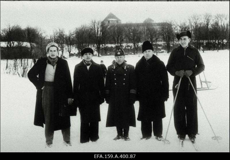 Noorte Kotkaste Saaremaa Malev. Talvepäevad, presidendi vastuvõtt Kuressaares jne.