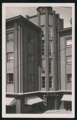 fotopostkaart, Viljandi, nn EVE maja, hotell, restoran (Tartu tn 11), sissekäik hotelli, u 1939, foto T. Parri  similar photo