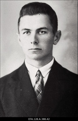 Kaitseliidu Pärnu Maleva orkestri mittekoosseisuline orkestrant Elmar Hanso.  duplicate photo