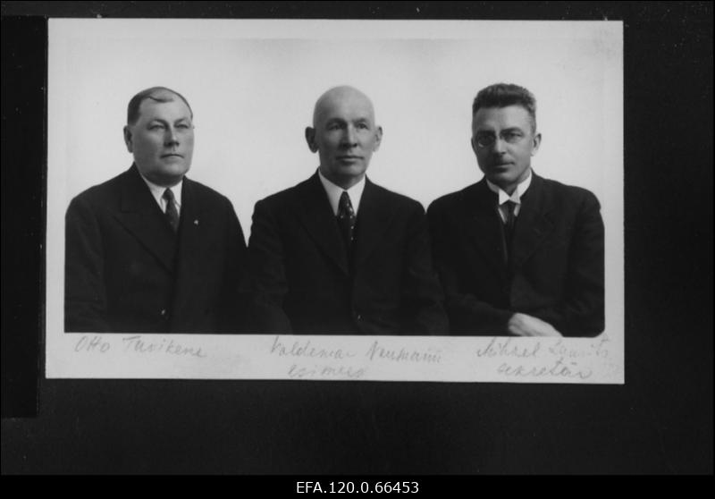 Kaubandus-tööstuskoja Valga esindus: Otto Tuvikene, Voldemar Neumann (esimees), Mihkel Laurits (sekretär).