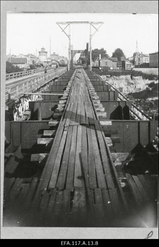 Narva raudteesild ehitamise alguses.