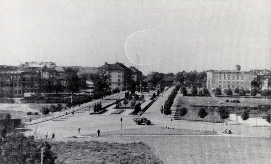 Rävala pst 1950. aastatel. (Kehv repro)