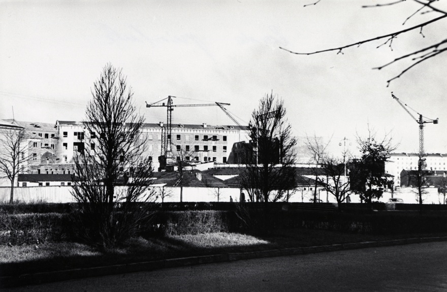 Rävala pst ehitusjärgus hoonestus 1950. aastatel