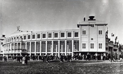 VIII ja IX Üldlaulupeo laululava tribüünid Tallinnas. Arh. Karl Burman - reprod  duplicate photo