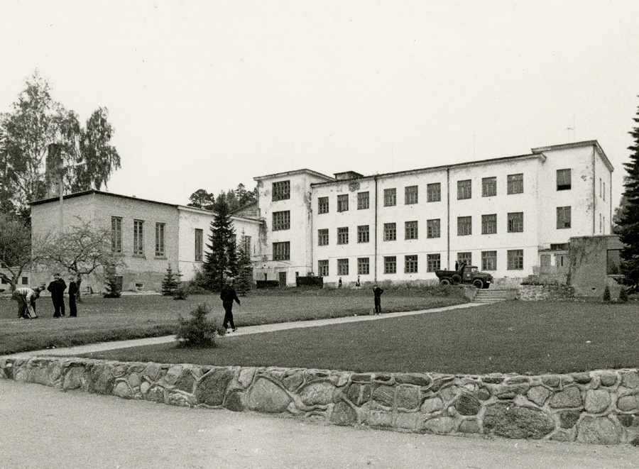 Tõrva gümnaasium, vaade. Arhitekt Karl Burman, rek Georg Saar