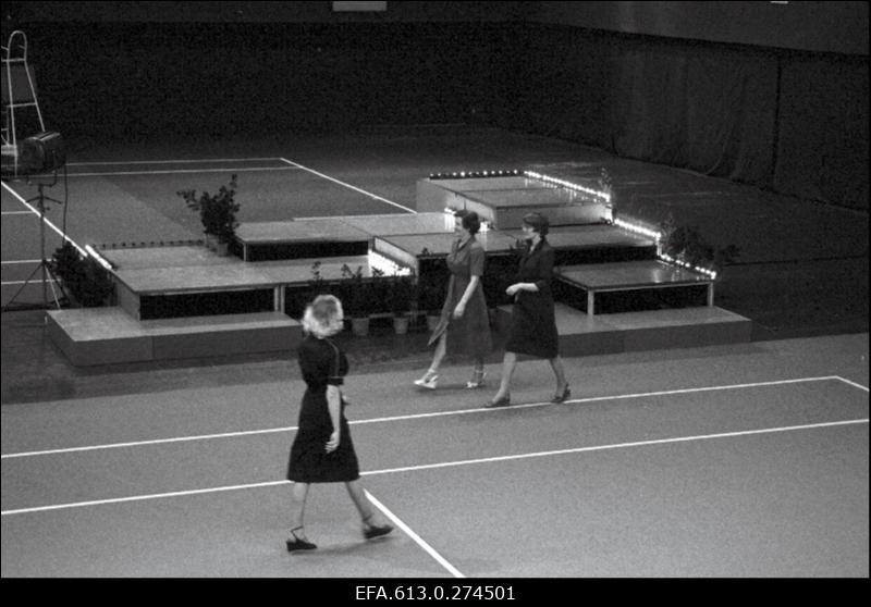 Tennisehallis "Mood ja Muusika".