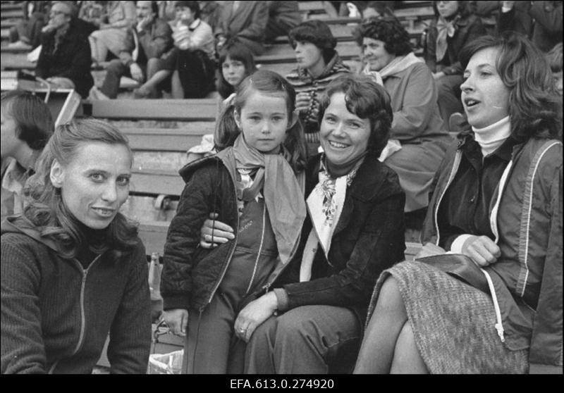 Kergetööstuse tööliste  päev.