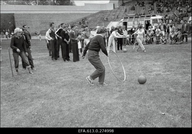 Kergetööstuse tööliste  päev.