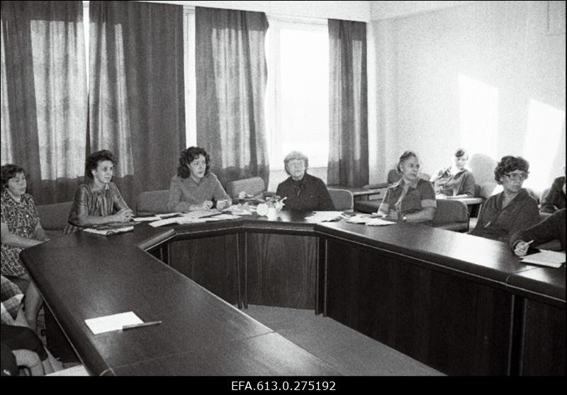 Klementi kvalifikatsioonieksamil M. Delski jt, õmbluskombinaat, E. Kuusarule (õppekombinadis).