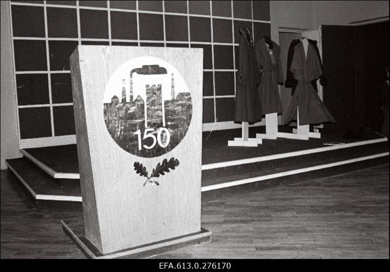 Sindi-150, pidustused.