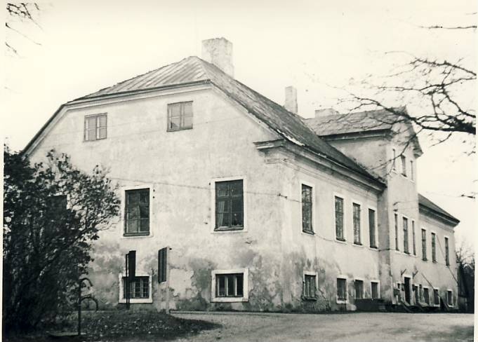 Kihlevere mõisahoone