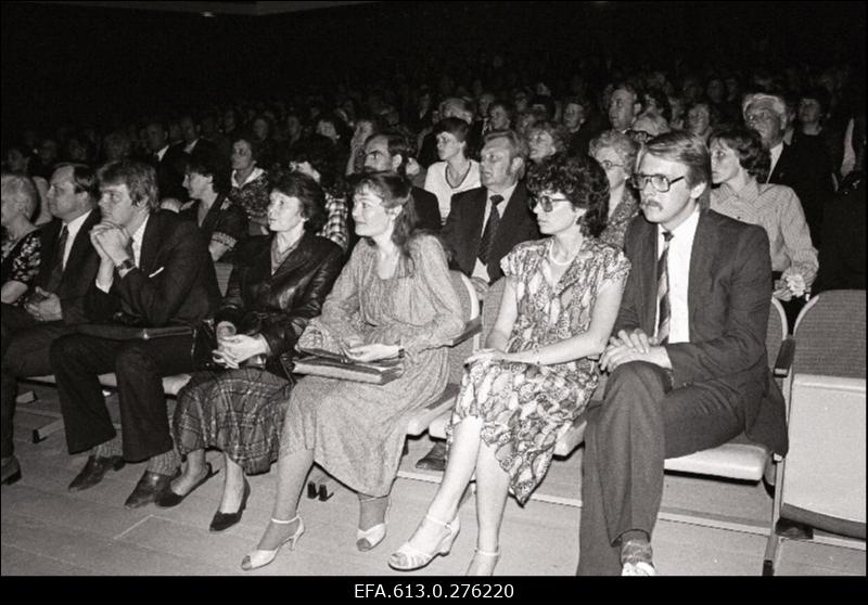 Sindi-150, pidustused.