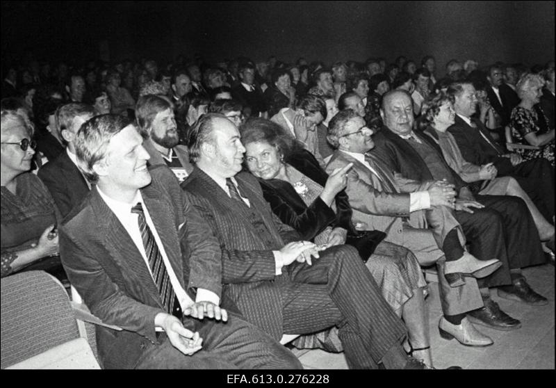 Sindi-150, pidustused.