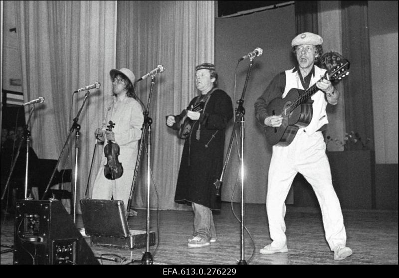 Sindi-150, pidustused.