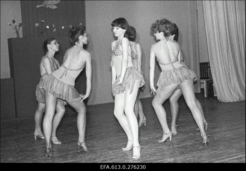 Sindi-150, pidustused.