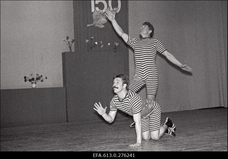 Sindi-150, pidustused.