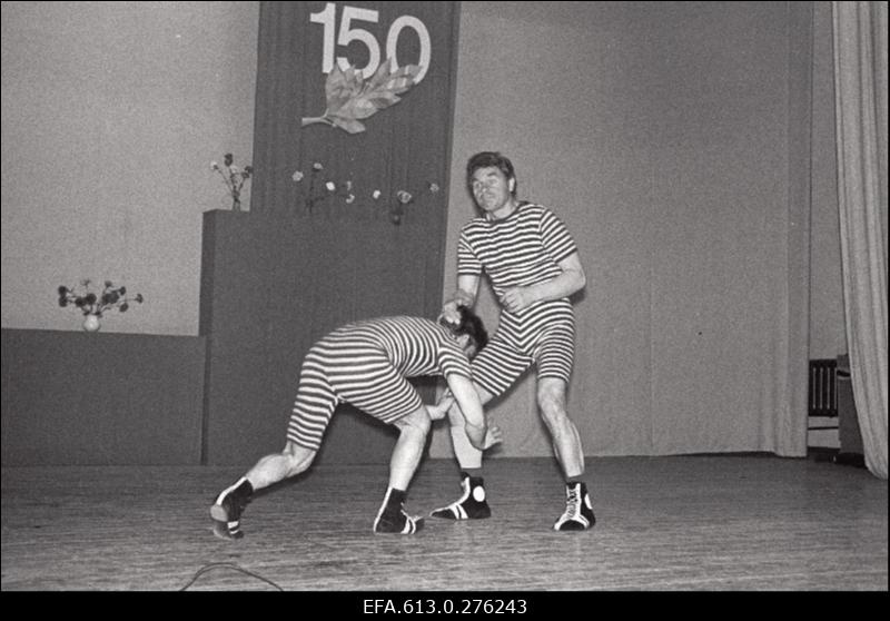 Sindi-150, pidustused.