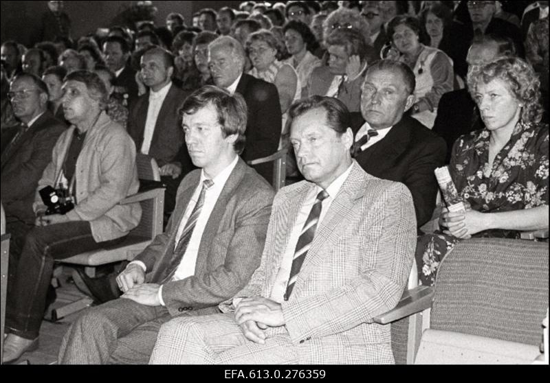 Sindi-150, pidustused.