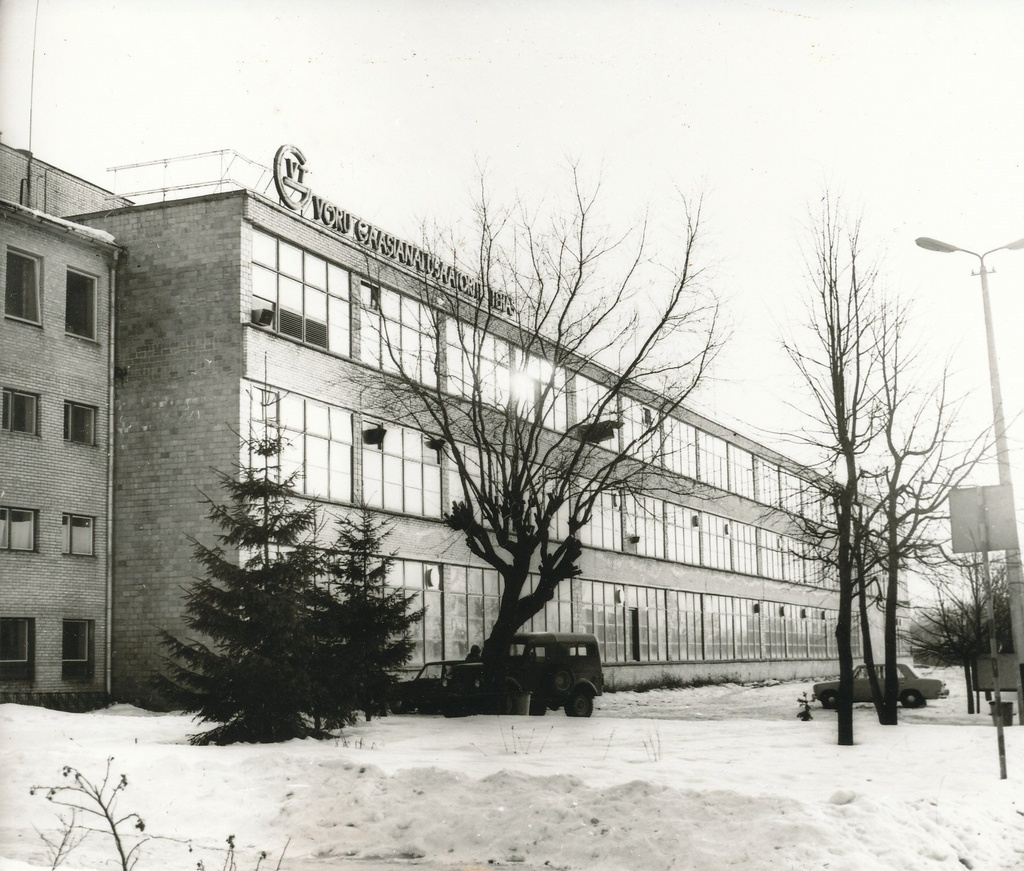 Foto. Võru Gaasianalüsaatorite Tehase eestvaade 1970-tel aastatel.