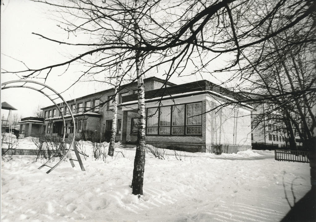 Foto.Võru vaade. Võru Linna IV Lastepäevakodu Lenini t. 40a. 1975.a.