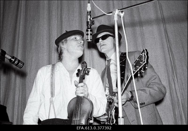 Propaganda ja pressikeskuse noorteüritus Mustamäel Mängude majas.