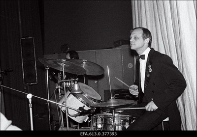 Propaganda ja pressikeskuse noorteüritus Mustamäel Mängude majas.  similar photo