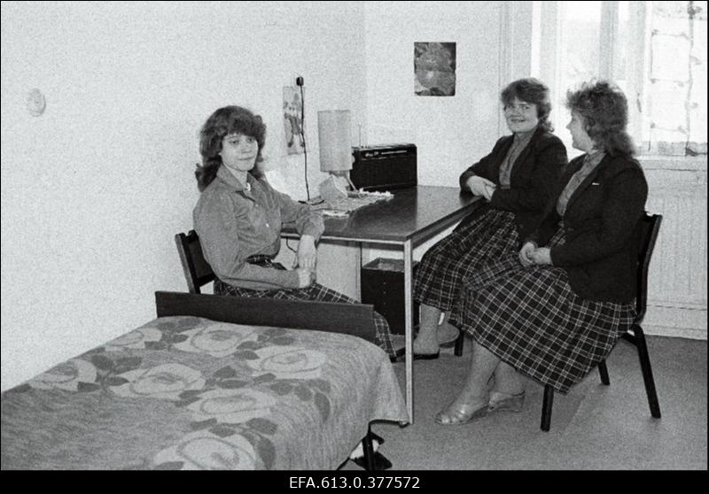 43. Kutsekeskkool T/K "Klementi" (koos Tiiu Takopiga).