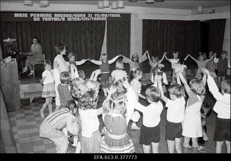 Laste pidu Klementis.