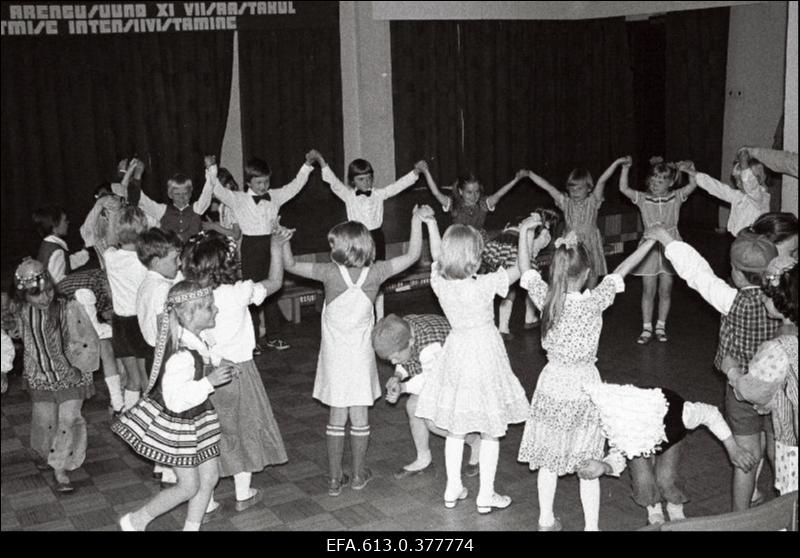 Laste pidu Klementis.