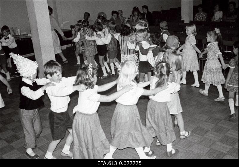 Laste pidu Klementis.