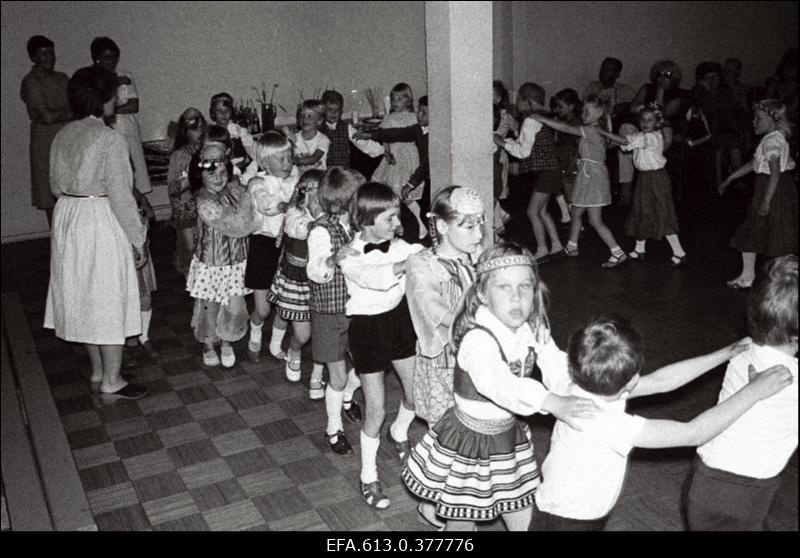 Laste pidu Klementis.