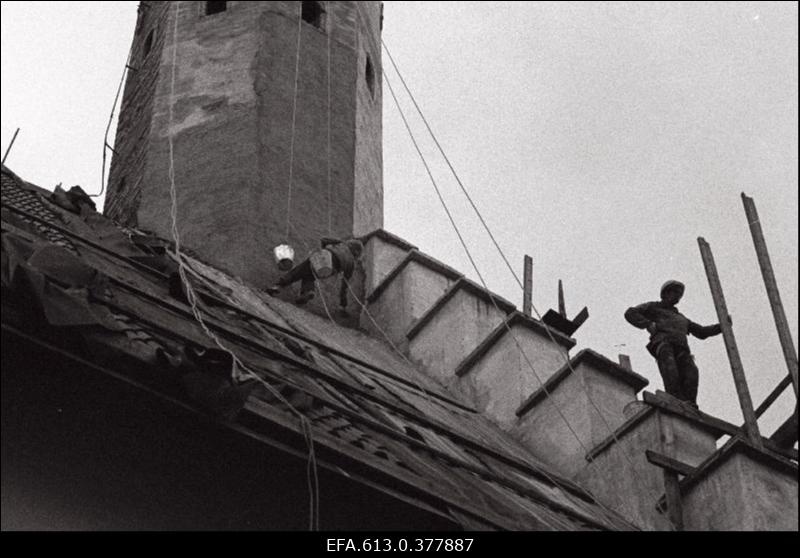 Uue 43. Kutsekeskkooli "Kommunaari" ehitusel.