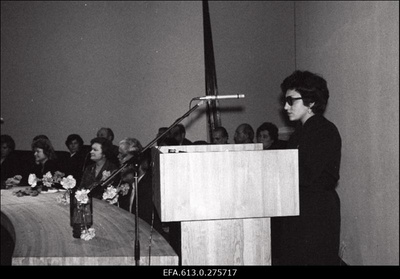 Punalipu üleandmine Riikliku Projekteerimise Instituudi "Eesti Projekt" saalis.  duplicate photo