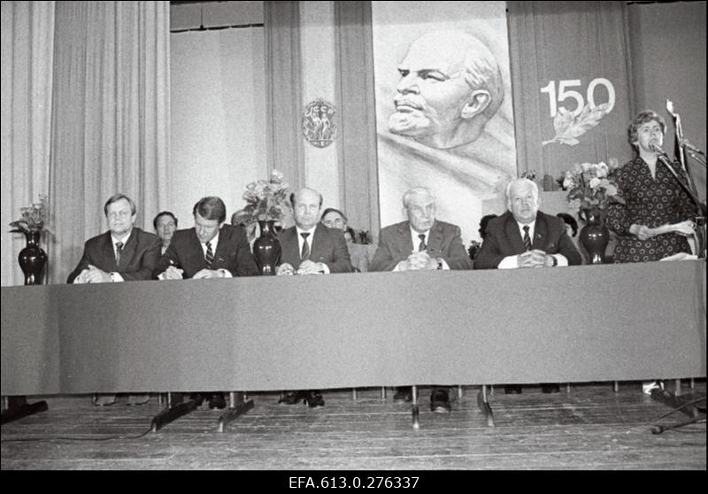 Sindi-150, pidustused.