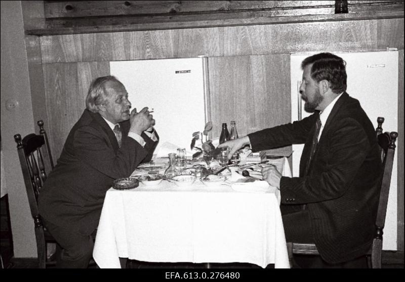 Sindi-150, pidustused.