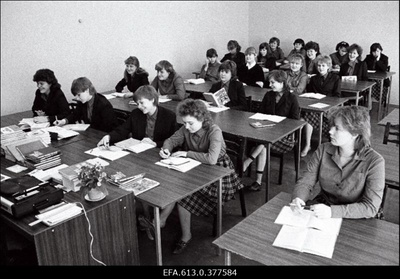 43. Kutsekeskkool T/K "Klementi" (koos Tiiu Takopiga).  duplicate photo