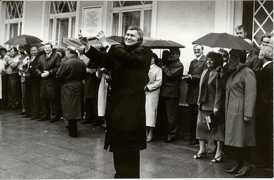 foto, Paide linna omavalitsusstaatuse kinnitamise tseremoonia 1991.a.  duplicate photo