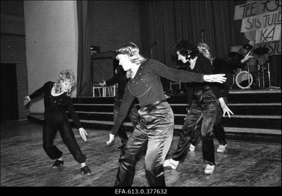 Kutsesuunitluse üritus 43. Keskkoolis (Ello Leesment).  similar photo