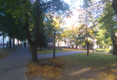 Barclay square and monument in winter from the crossroads of the University and Vallikraav Street rephoto