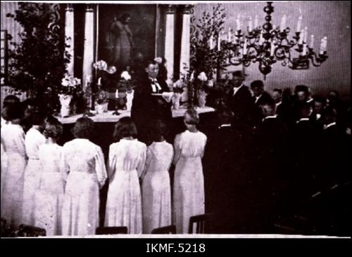 Ümberpildistus, Prangli saare kabelis leerilaste õnnistamine 1920.-30. aastatel