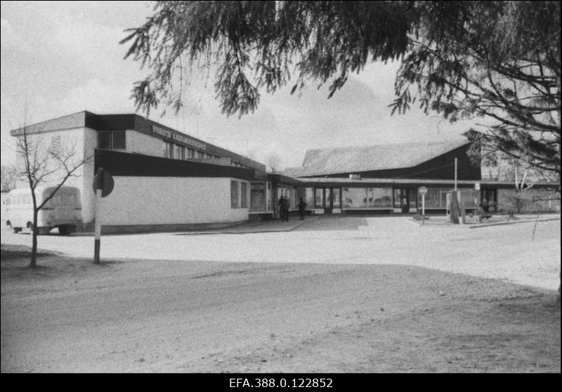 Vaade Viiratsi kaubanduskeskusele.