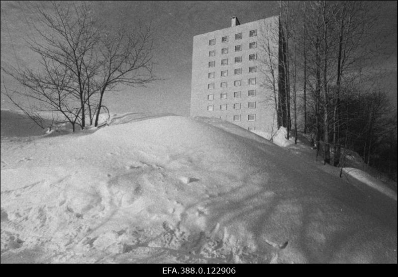 Kooperatiivelamu "Järve" Männimäe linnaosas.