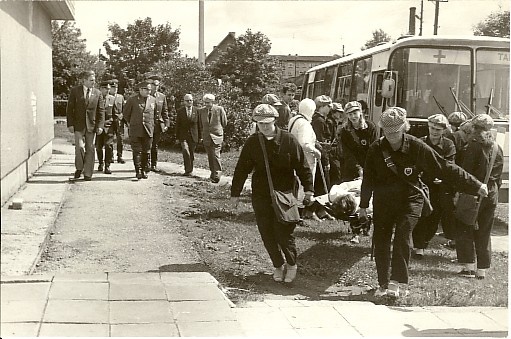 foto, tsiviilkaitse õppus Paide 1.Keskkooli ühiselamus 1983.a.