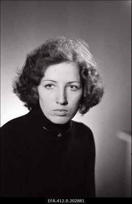 Tallinna Riikliku Konservatooriumi lavakunsti kateedri VIII lend: näitleja Silvi Ait.  duplicate photo