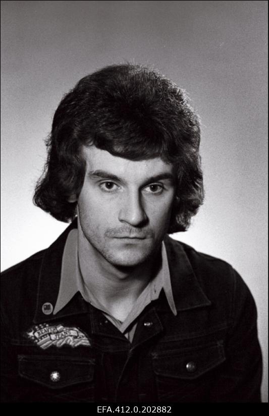 Tallinna Riikliku Konservatooriumi lavakunsti kateedri VIII lend: näitleja Urmas Alender.