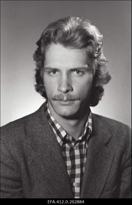 Tallinna Riikliku Konservatooriumi lavakunsti kateedri VIII lend: näitleja Enn Keerd.