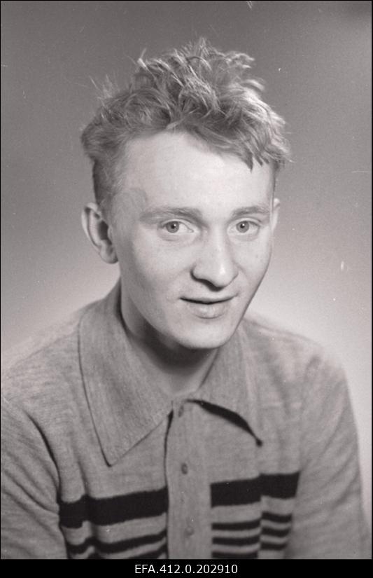 Tallinna Riikliku Konservatooriumi lavakunsti kateedri IX lend: näitleja Arvo Kukumägi.