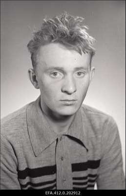 Tallinna Riikliku Konservatooriumi lavakunsti kateedri IX lend: näitleja Arvo Kukumägi.  duplicate photo